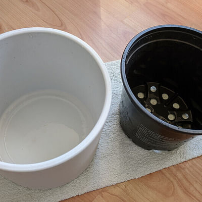 Waterproof pot