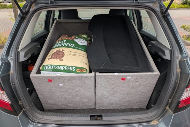 large-planters-in-car.jpg