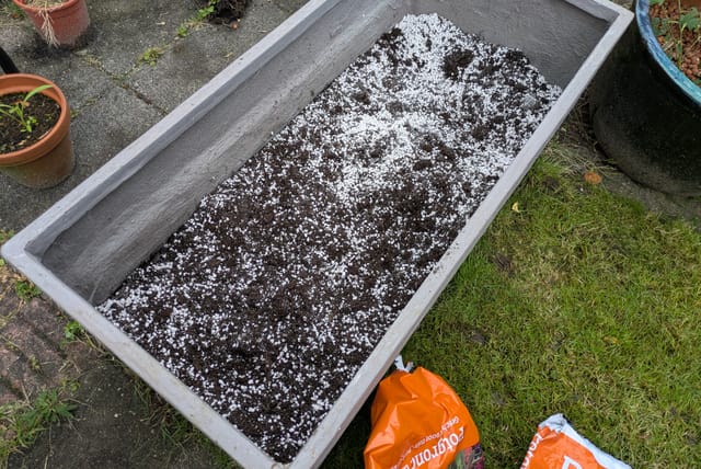 perlite-soil-mixed-in-planter.jpg